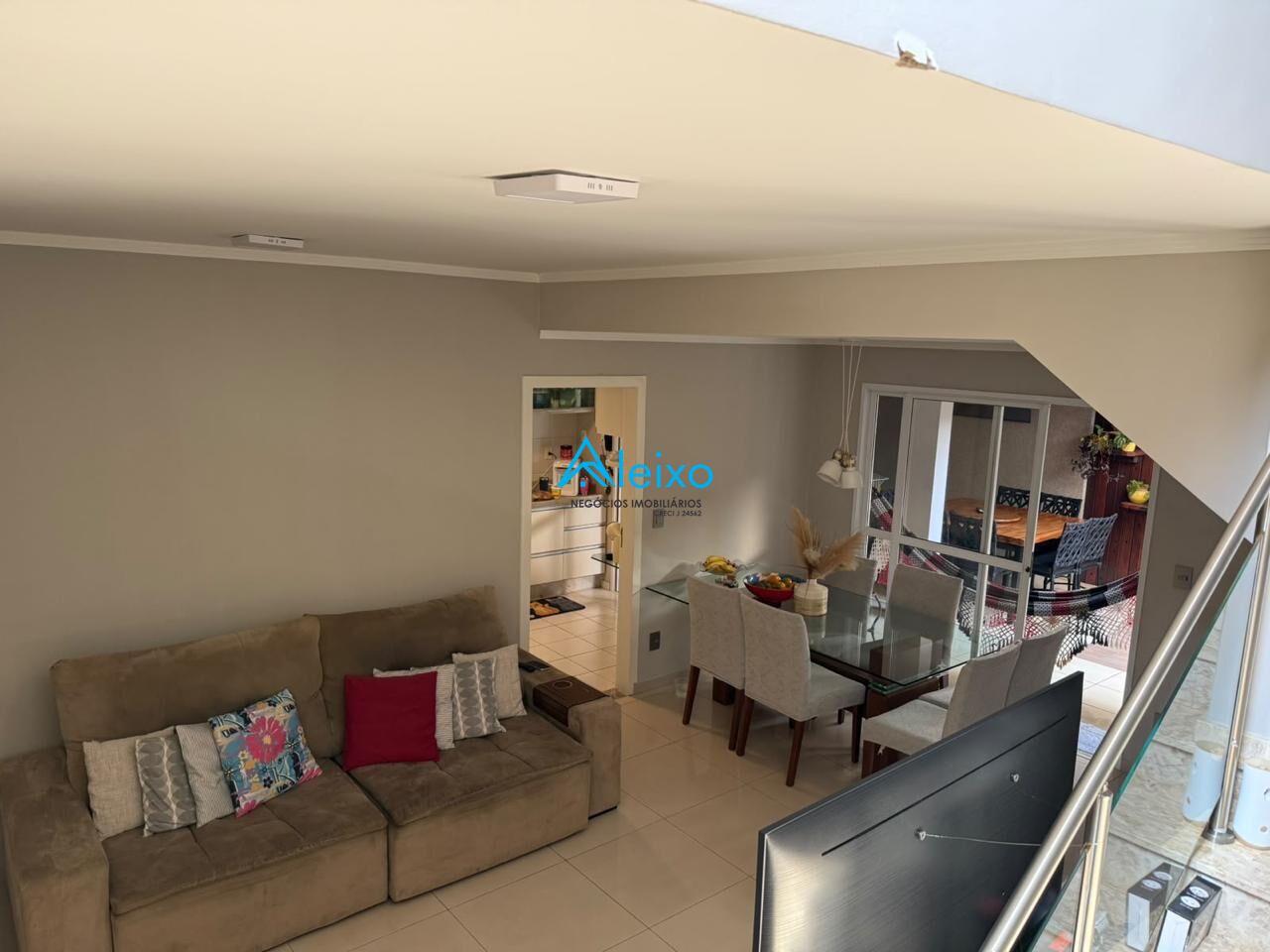 Casa de Condomínio com 3 quartos à venda, 160m² — foto 13 de 28