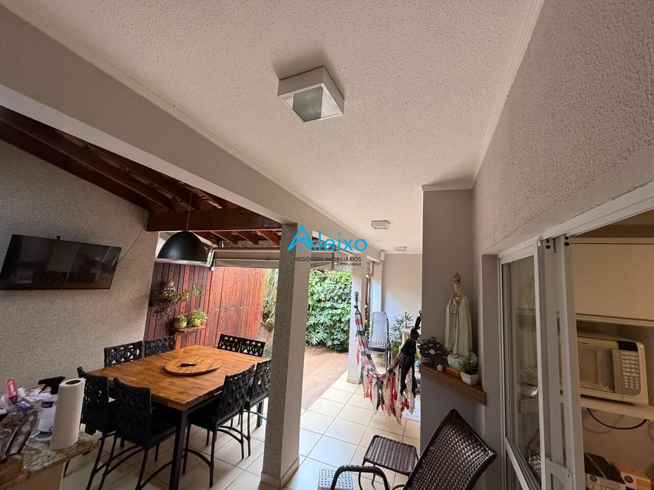 Casa de Condomínio com 3 quartos à venda, 160m² — foto 4 de 28