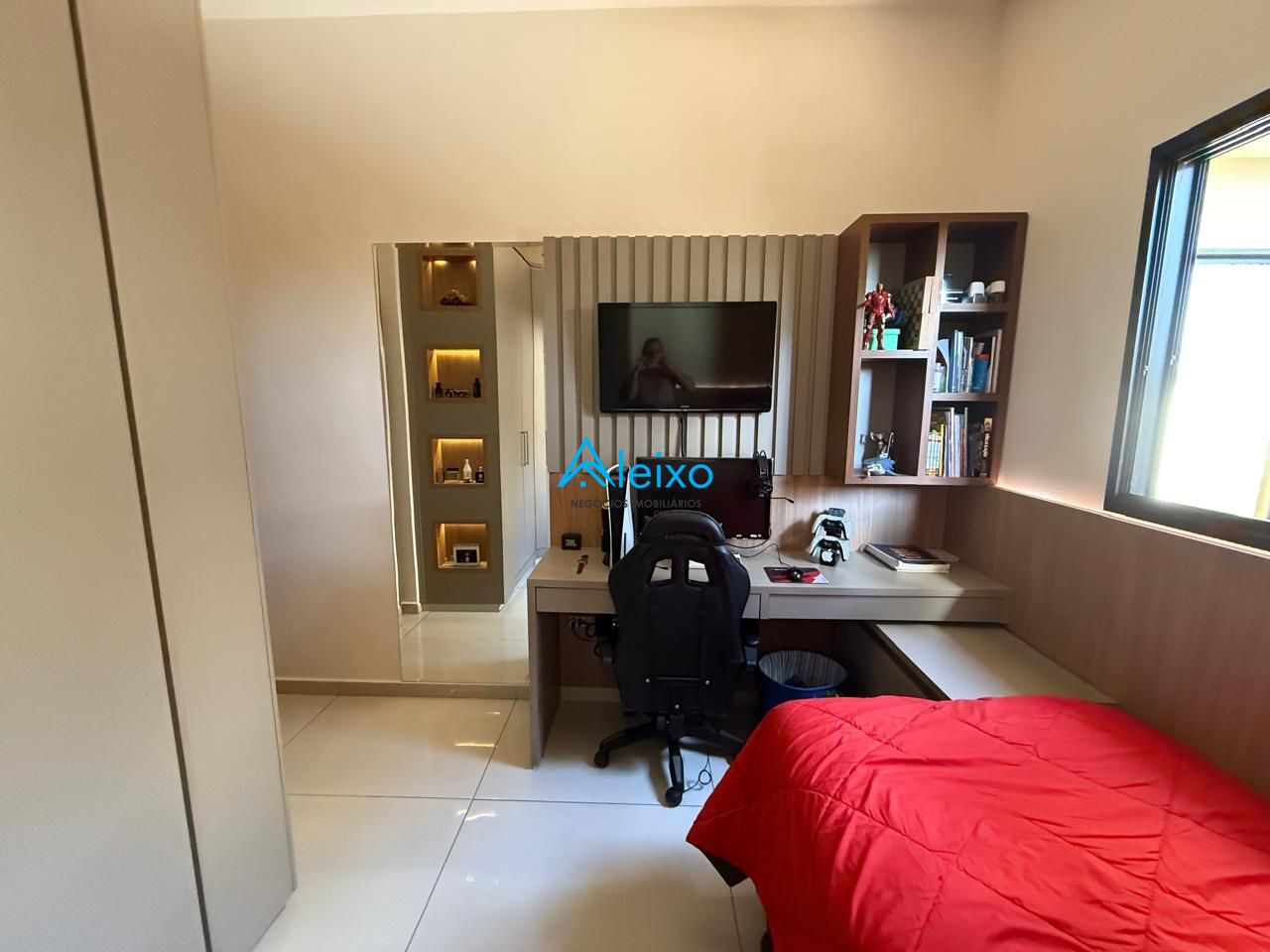 Casa com 4 quartos à venda — foto 7 de 18