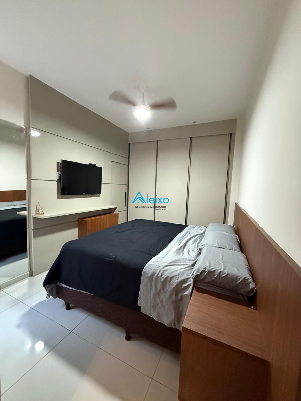 Casa com 4 quartos à venda — foto 8 de 18