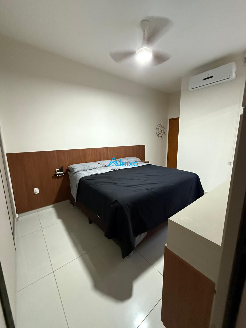 Casa com 4 quartos à venda — foto 9 de 18