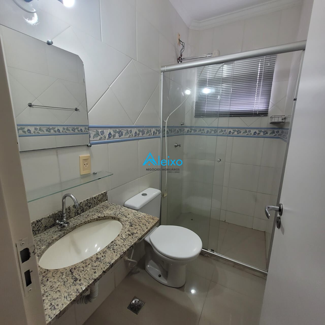 Casa de Condomínio com 3 quartos à venda — foto 4 de 24