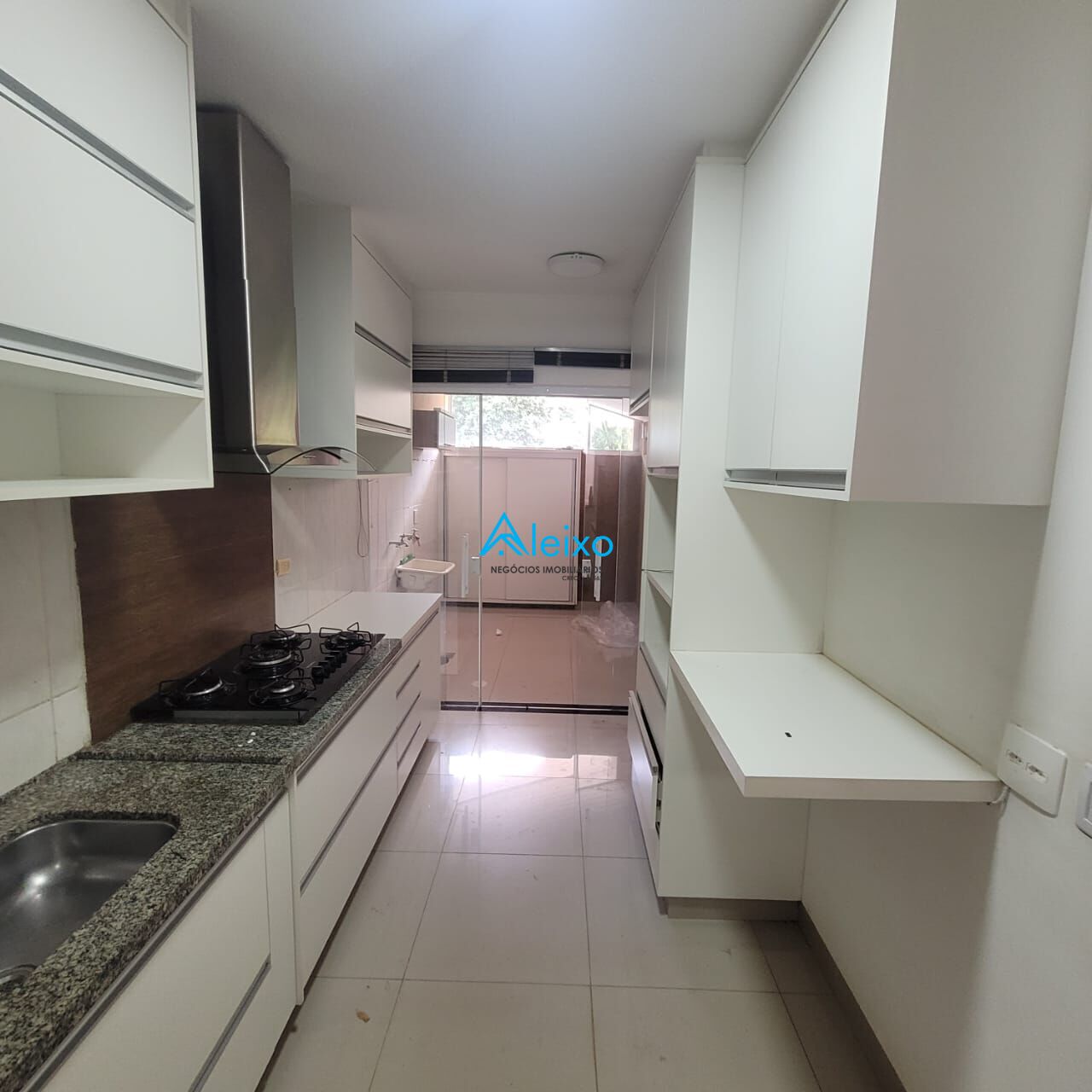 Casa de Condomínio com 3 quartos à venda — foto 10 de 24
