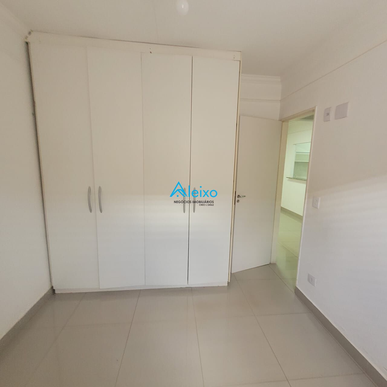 Casa de Condomínio com 3 quartos à venda — foto 6 de 24