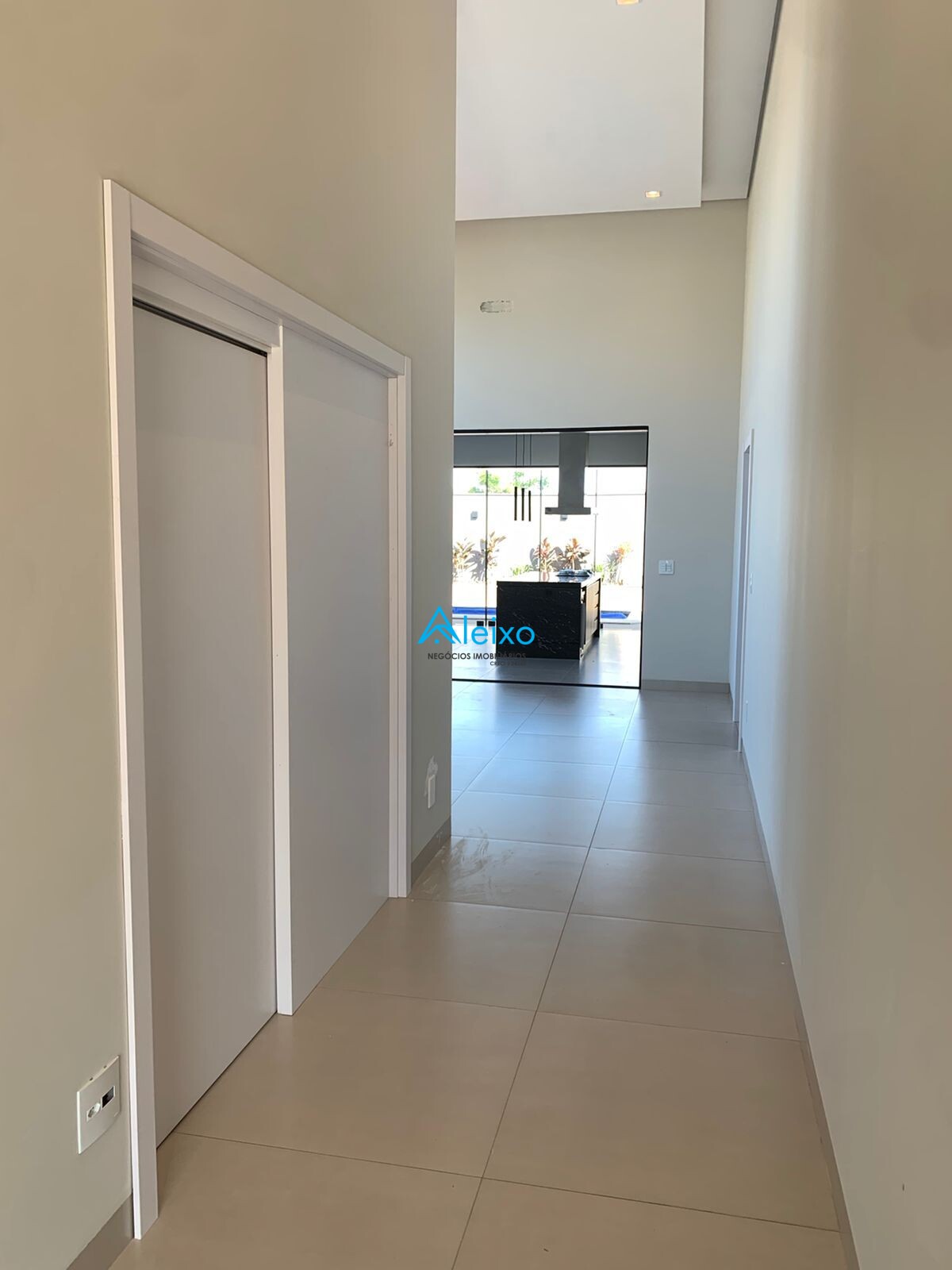 Casa de Condomínio com 3 quartos à venda, 210m² — foto 8 de 18