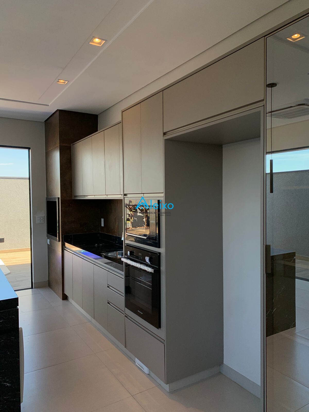 Casa de Condomínio com 3 quartos à venda, 210m² — foto 17 de 18