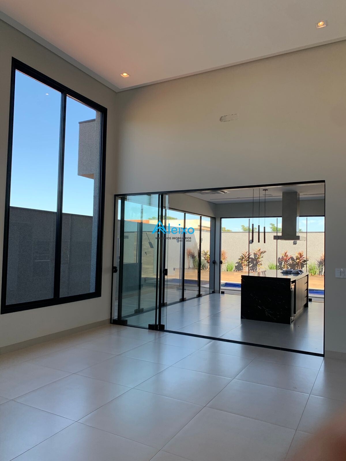 Casa de Condomínio com 3 quartos à venda, 210m² — foto 6 de 18