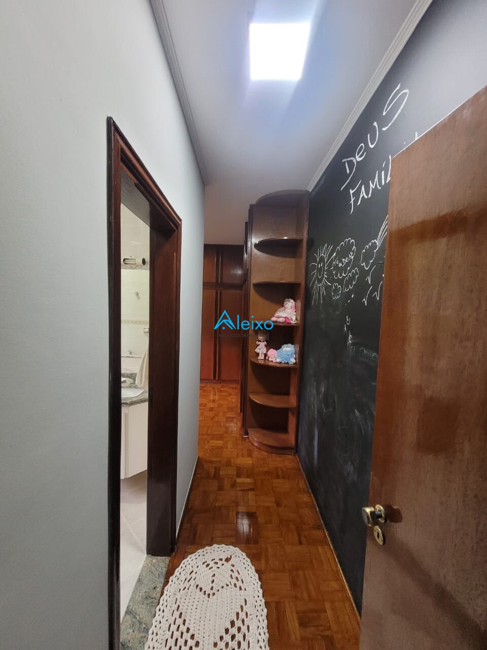 Casa com 4 quartos para aluguel, 430m² — foto 10 de 18