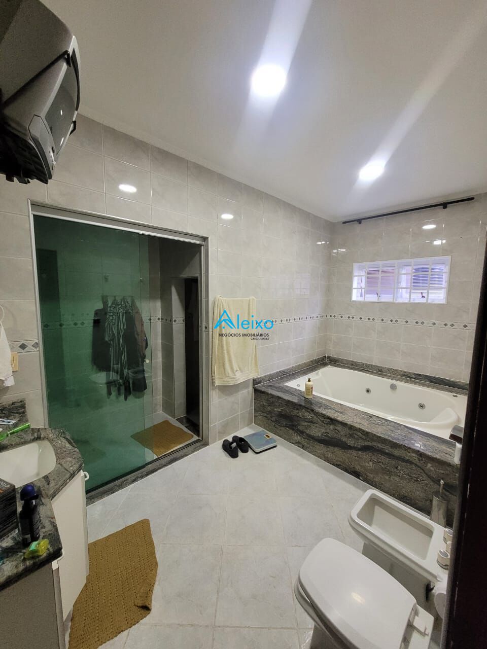 Casa com 4 quartos para aluguel, 430m² — foto 18 de 18