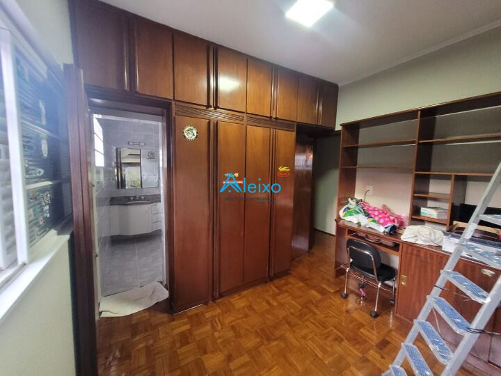 Casa com 4 quartos para aluguel, 430m² — foto 13 de 18