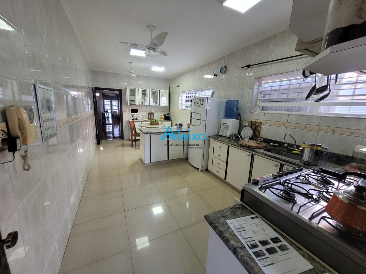 Casa com 4 quartos para aluguel, 430m² — foto 5 de 18