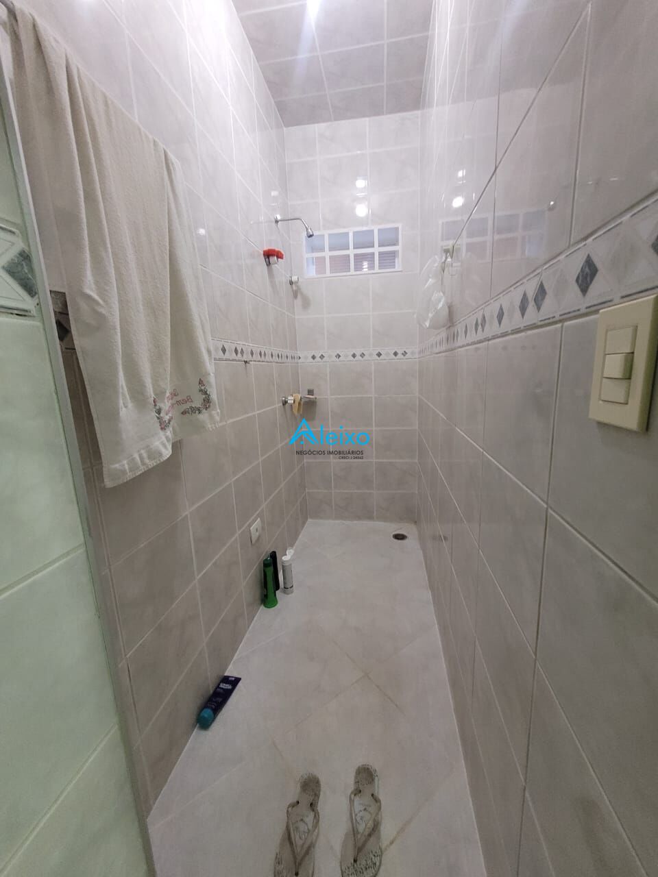 Casa com 4 quartos para aluguel, 430m² — foto 17 de 18