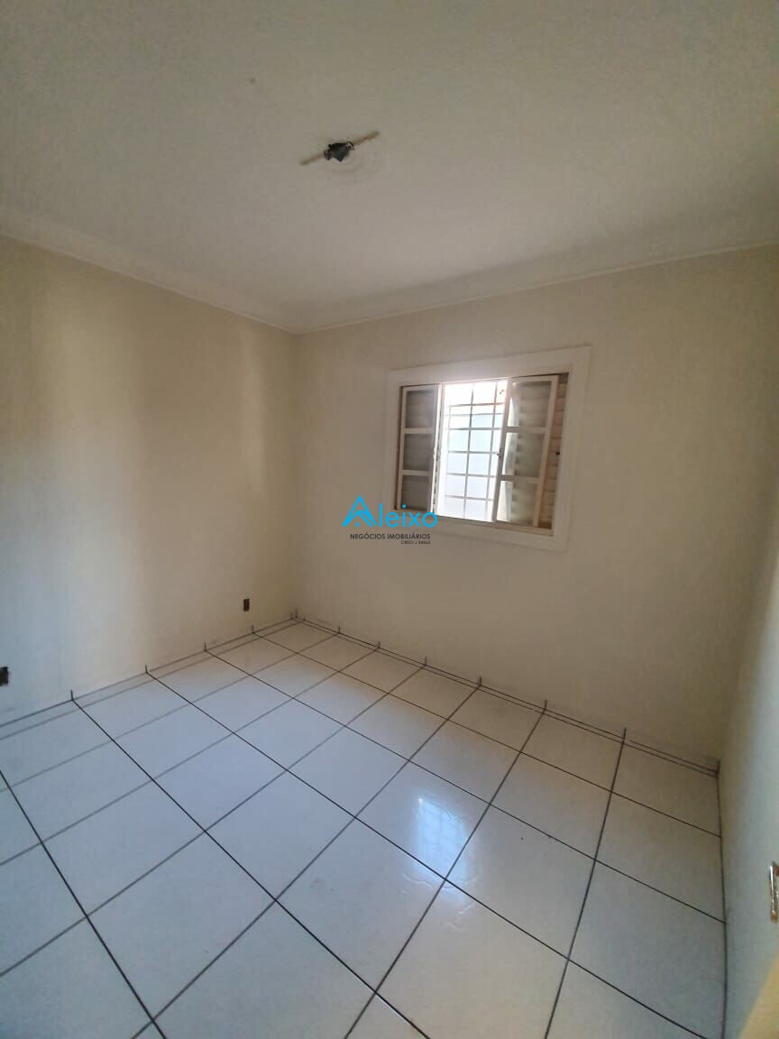 Casa com 3 quartos à venda — foto 9 de 15