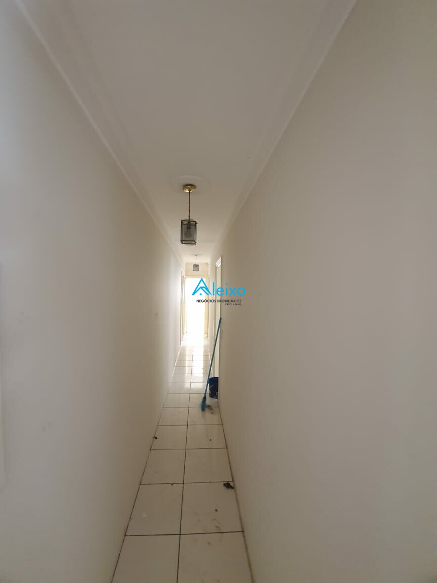 Casa com 3 quartos à venda — foto 8 de 15
