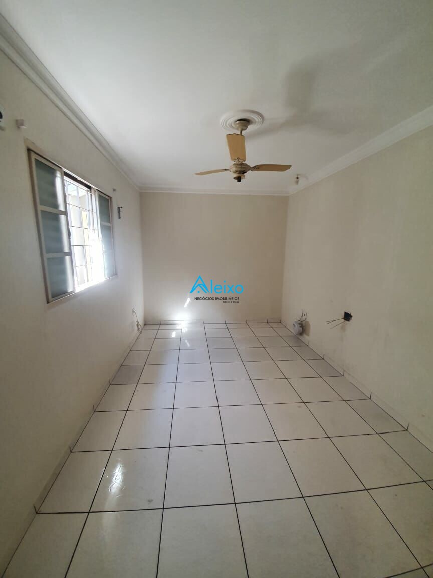 Casa com 3 quartos à venda — foto 10 de 15