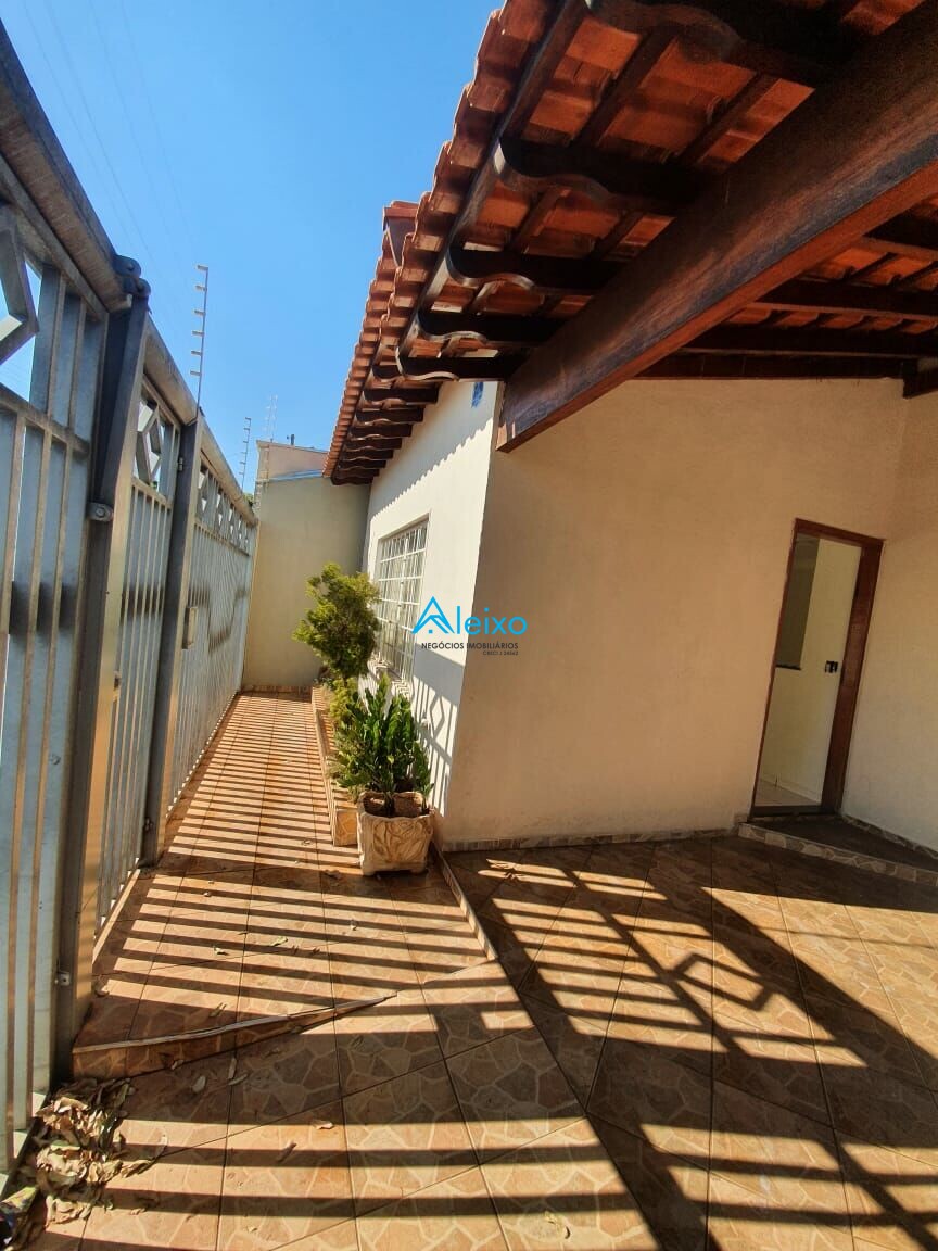 Casa com 3 quartos à venda — foto 13 de 15