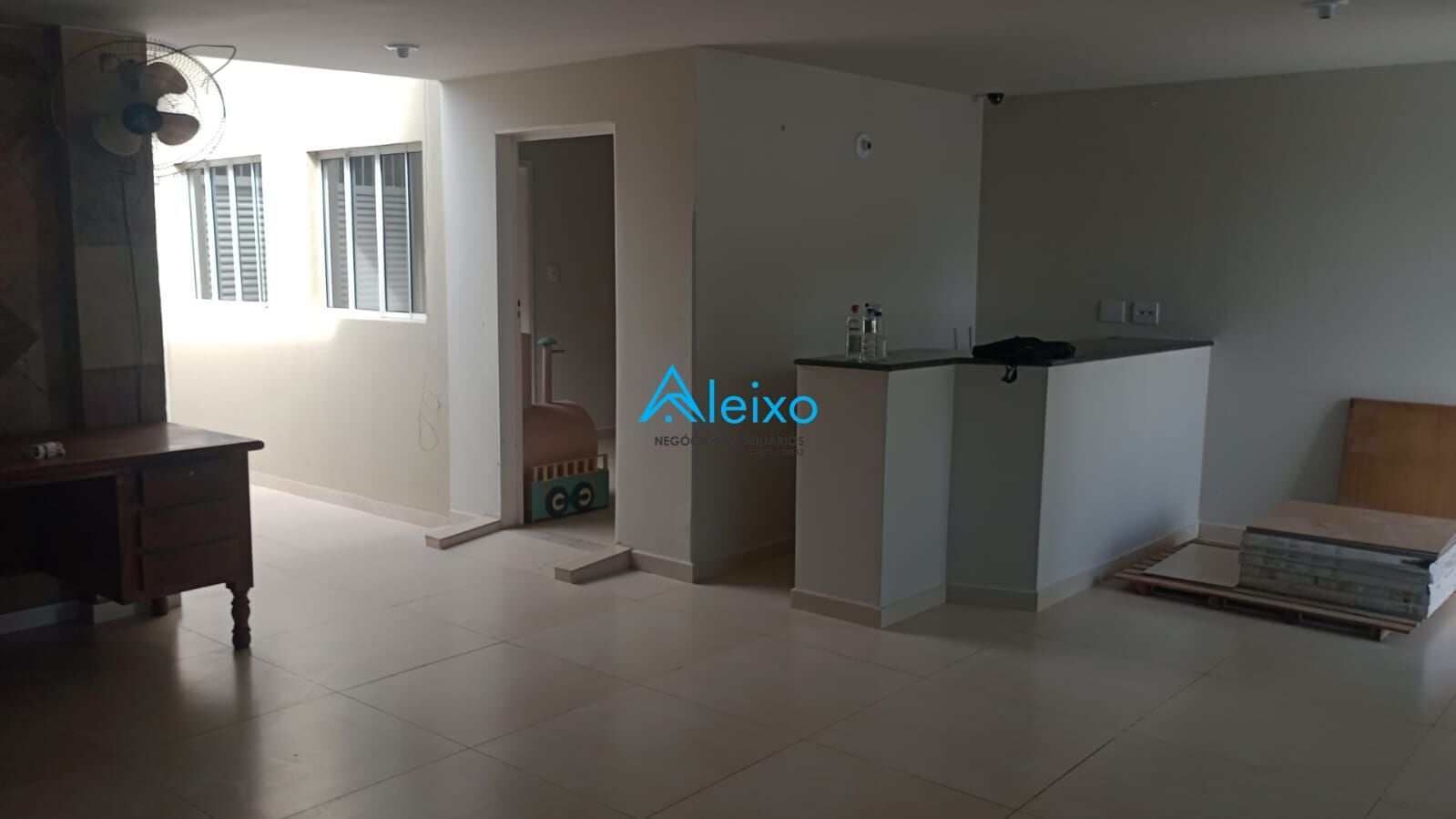Conjunto Comercial / Sala para aluguel, 240m² — foto 5 de 11
