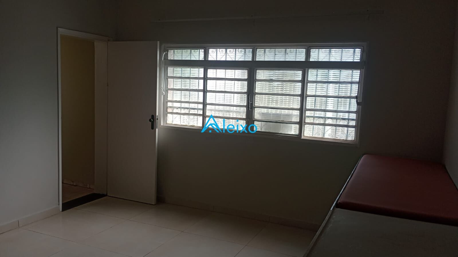 Conjunto Comercial / Sala para aluguel, 240m² — foto 10 de 11
