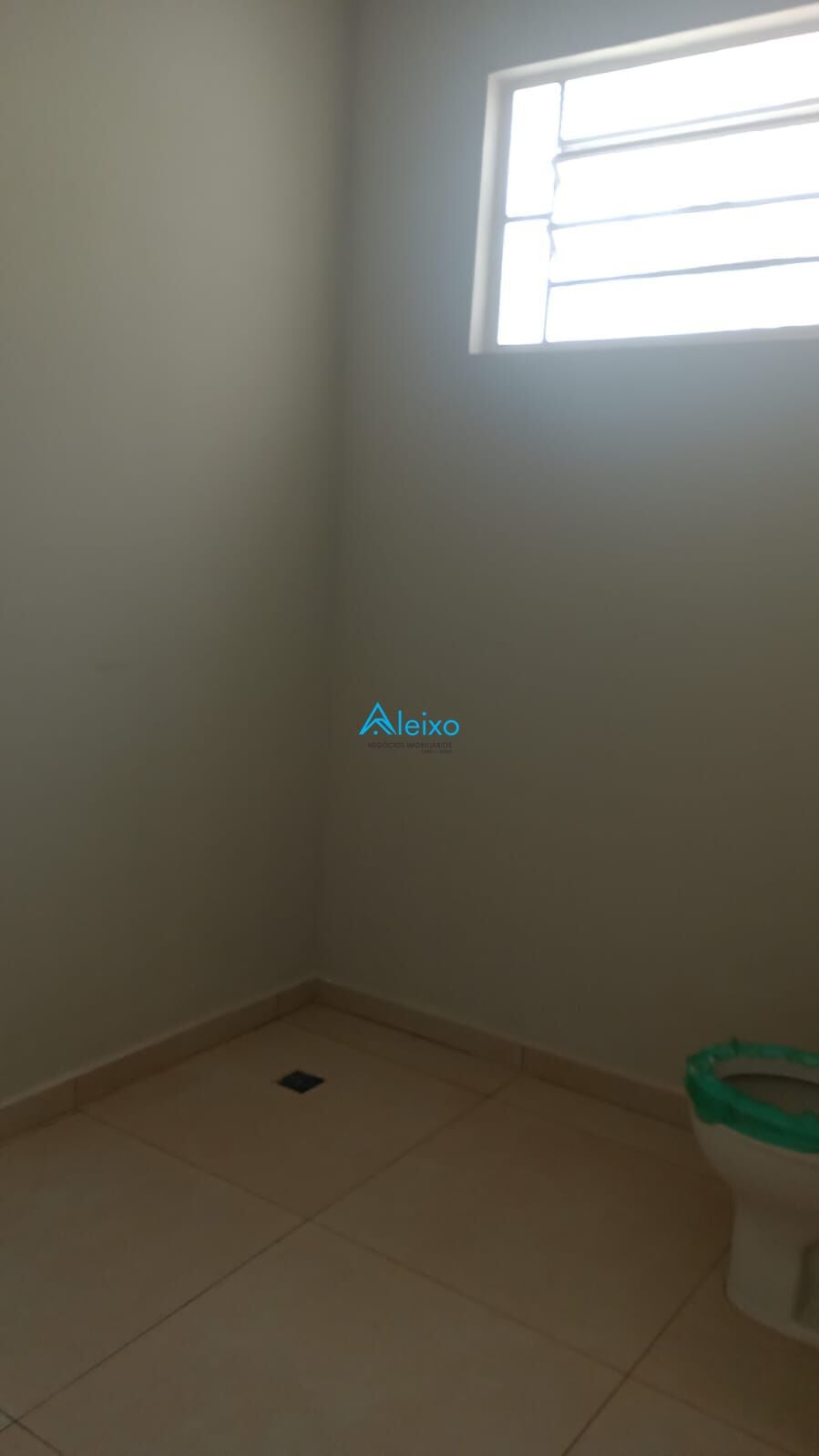 Conjunto Comercial / Sala para aluguel, 240m² — foto 9 de 11