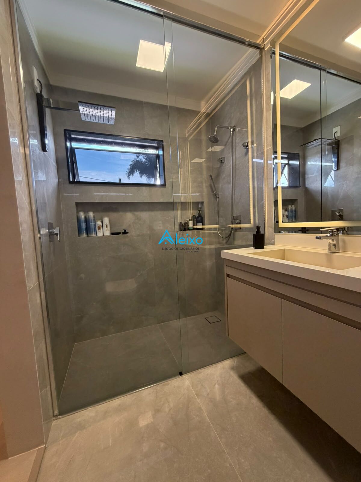Casa de Condomínio com 3 quartos à venda, 256m² — foto 6 de 29