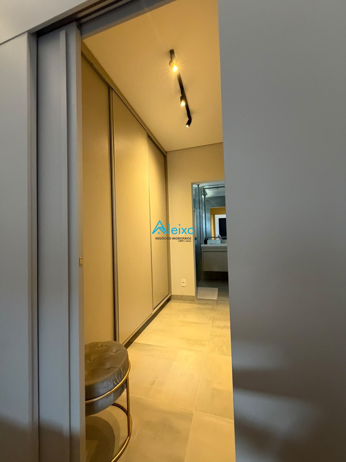 Casa de Condomínio com 3 quartos à venda, 256m² — foto 14 de 29