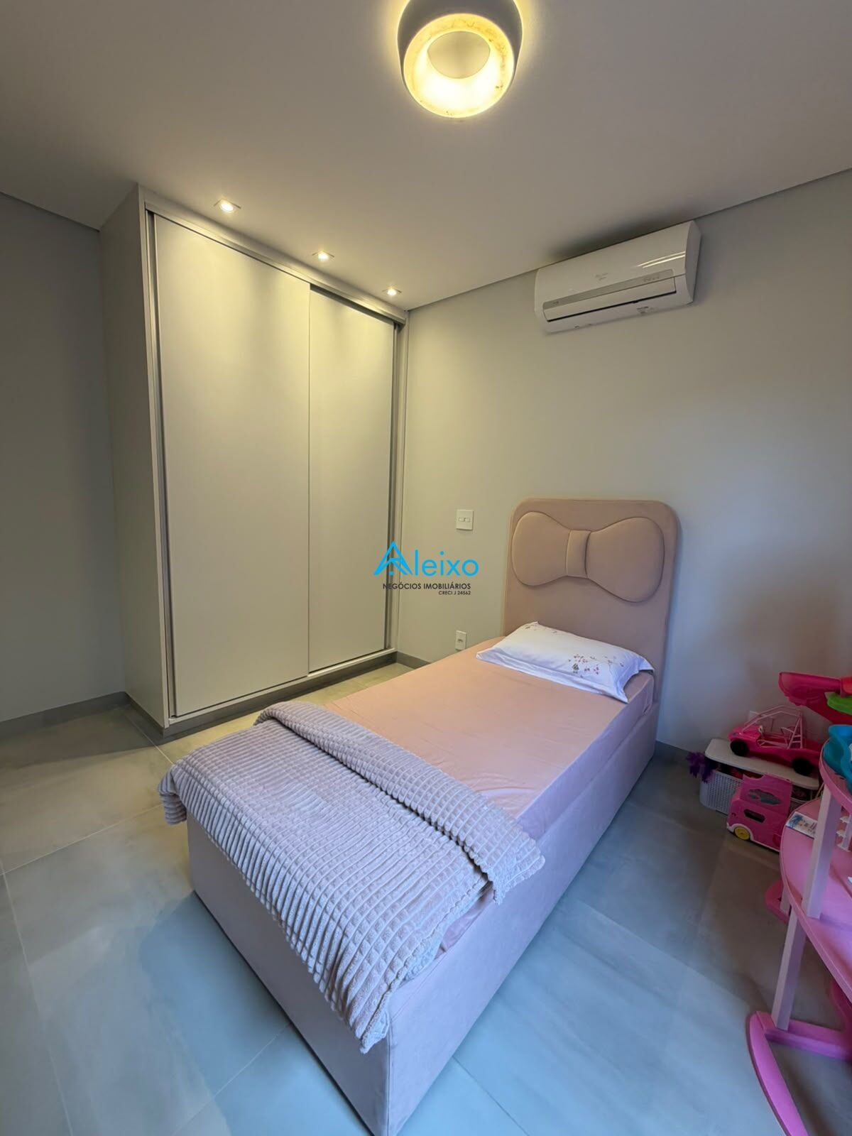 Casa de Condomínio com 3 quartos à venda, 256m² — foto 16 de 29