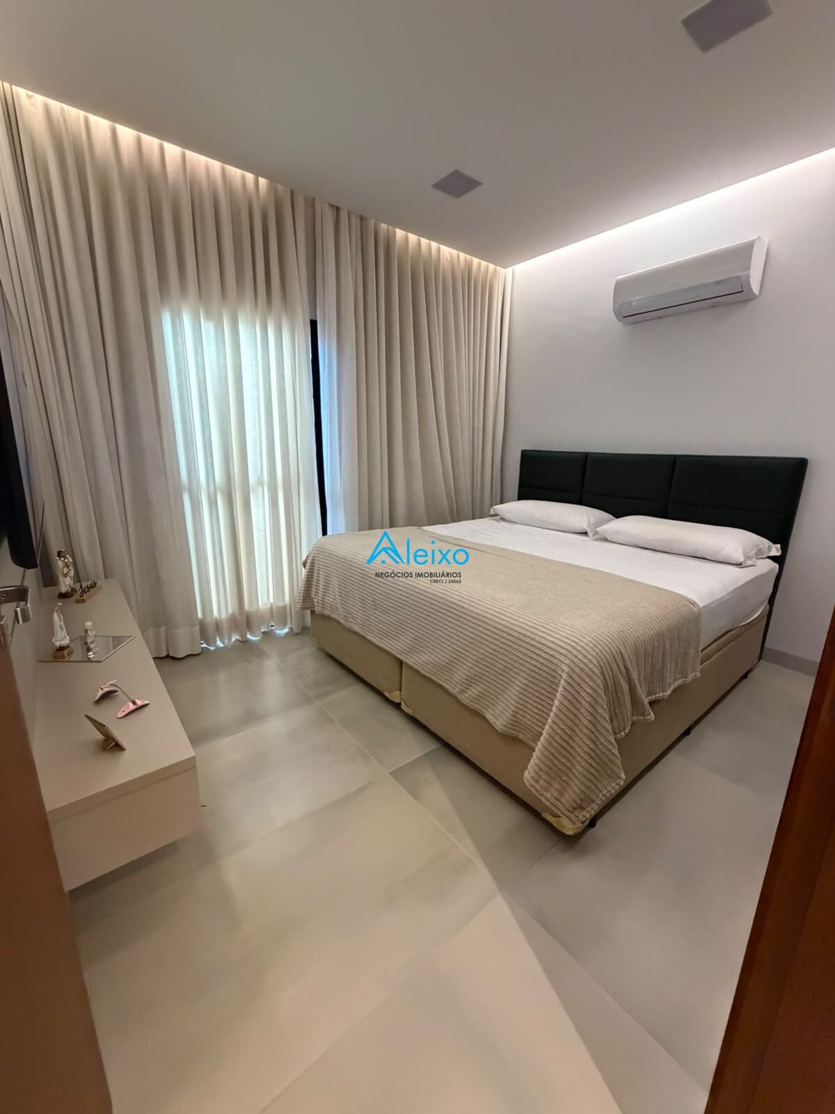 Casa de Condomínio com 3 quartos à venda, 256m² — foto 17 de 29