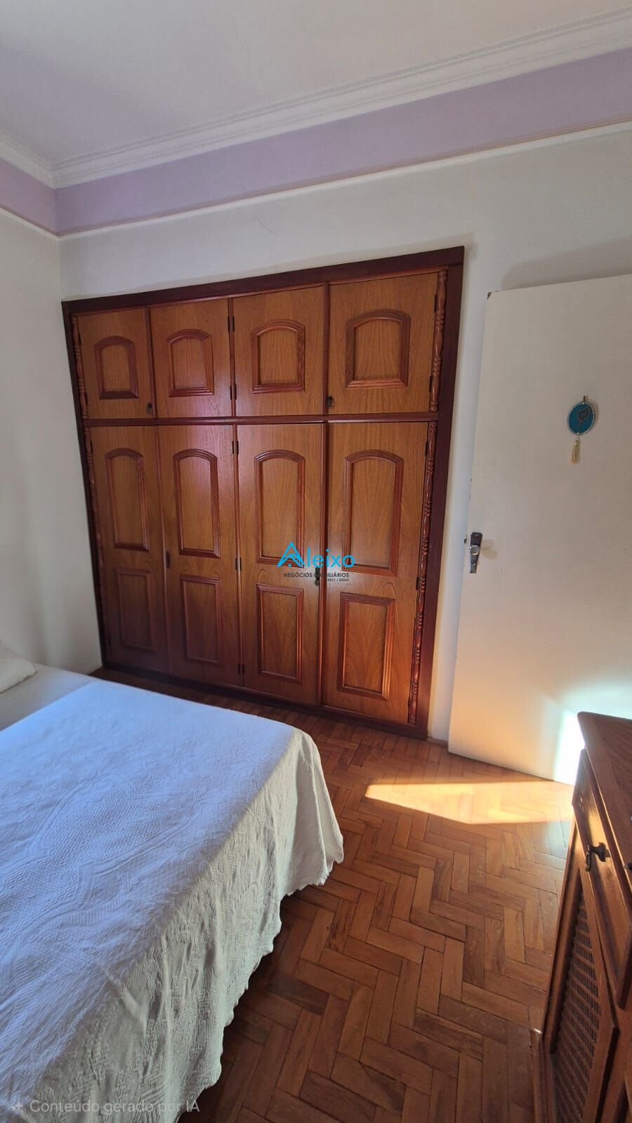 Casa com 3 quartos à venda, 210m² — foto 24 de 32