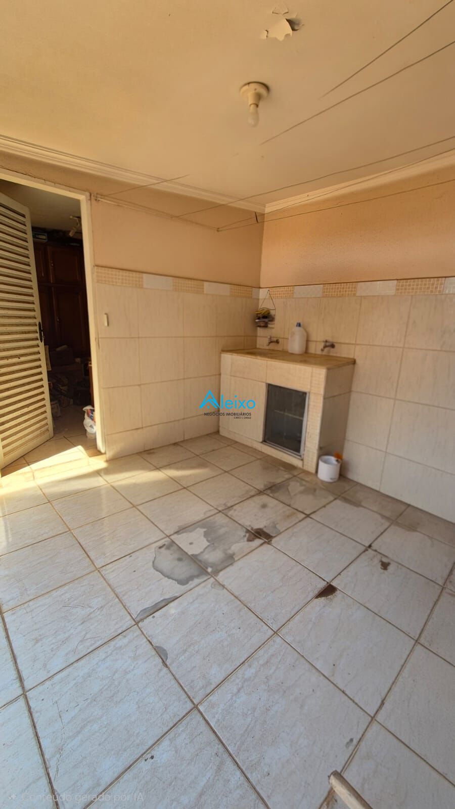 Casa com 3 quartos à venda, 210m² — foto 29 de 32