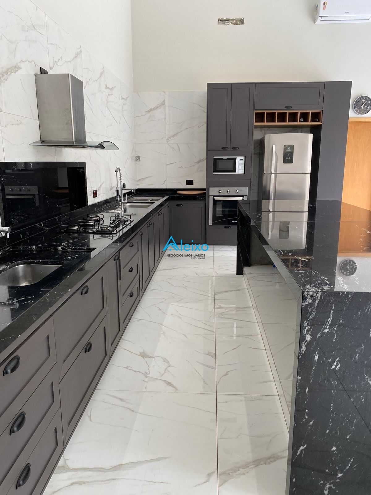 Casa com 3 quartos à venda, 200m² — foto 22 de 25