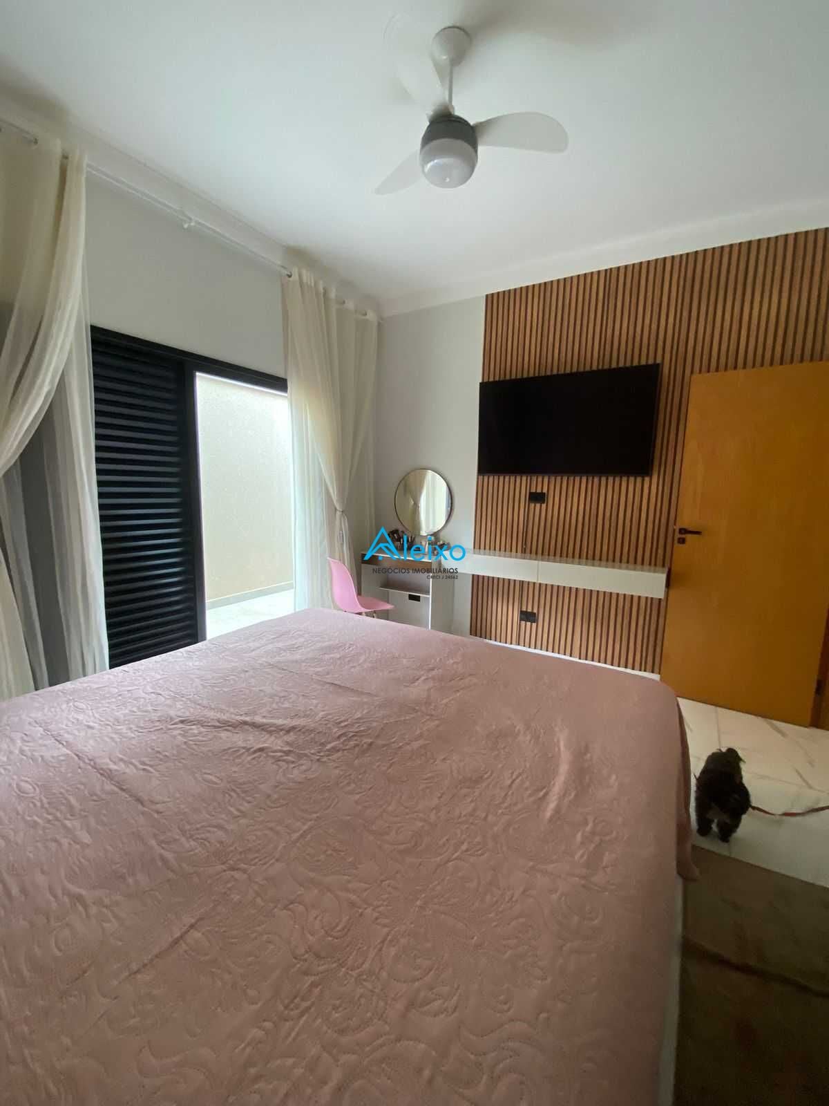 Casa com 3 quartos à venda, 200m² — foto 14 de 25
