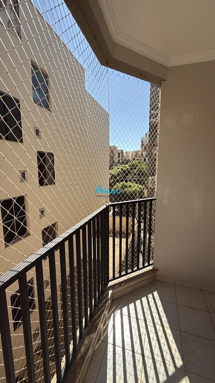 Apartamento com 3 quartos à venda, 120m² — foto 10 de 11