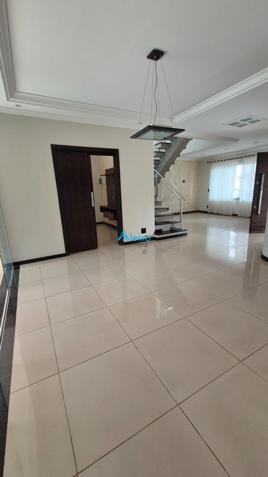 Casa de Condomínio com 3 quartos para aluguel, 350m² — foto 11 de 29