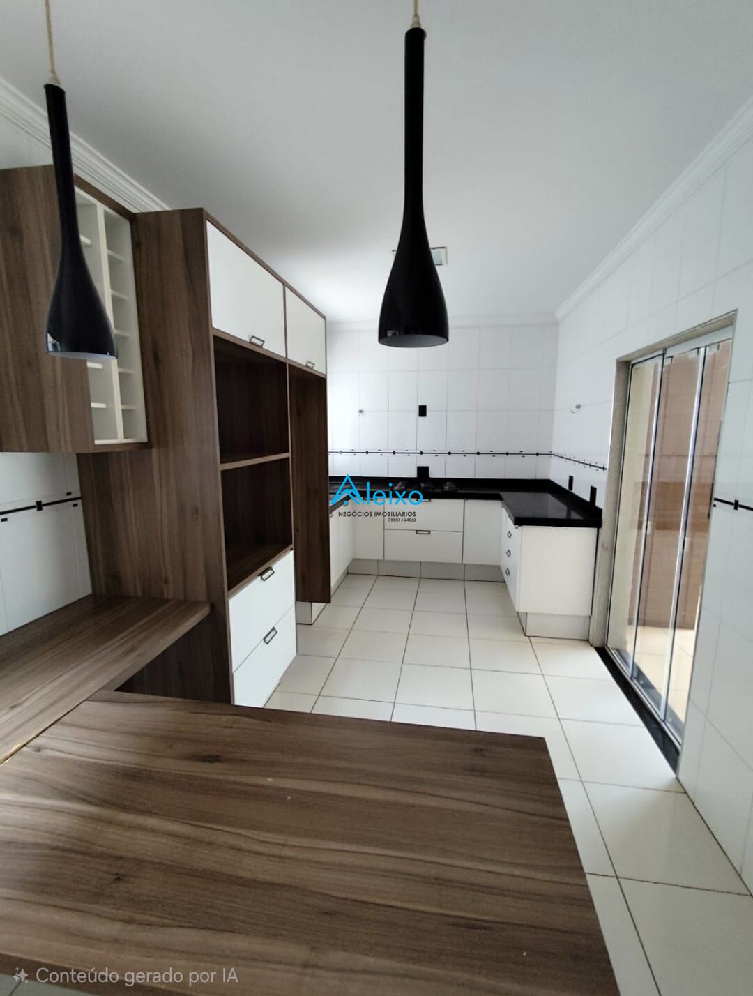 Casa de Condomínio com 3 quartos para aluguel, 350m² — foto 7 de 29