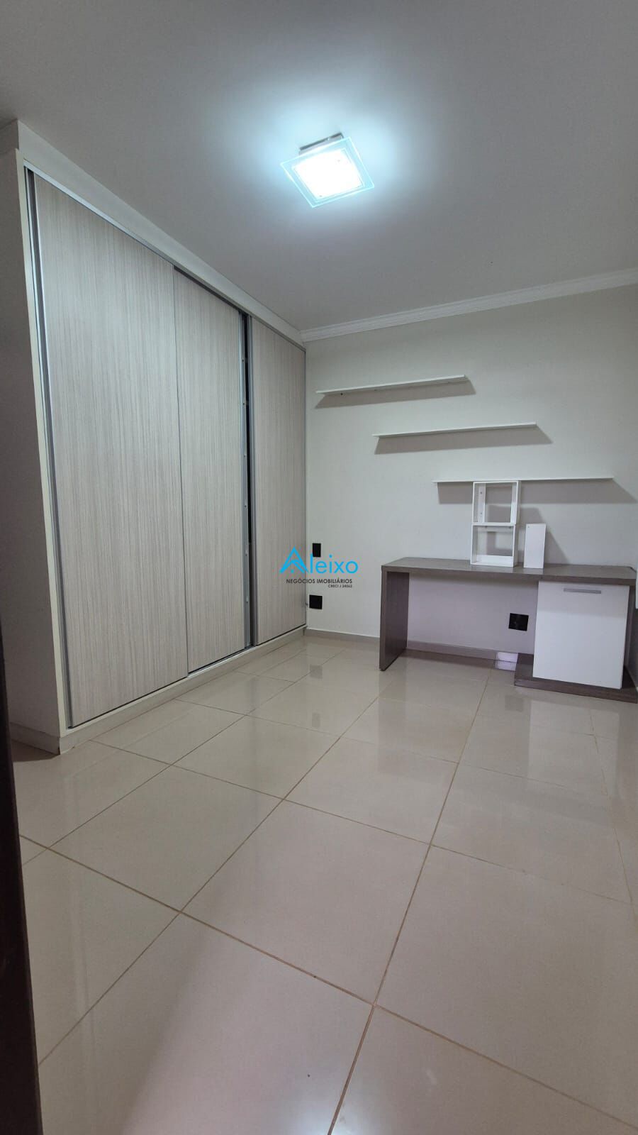 Casa de Condomínio com 3 quartos para aluguel, 350m² — foto 18 de 29