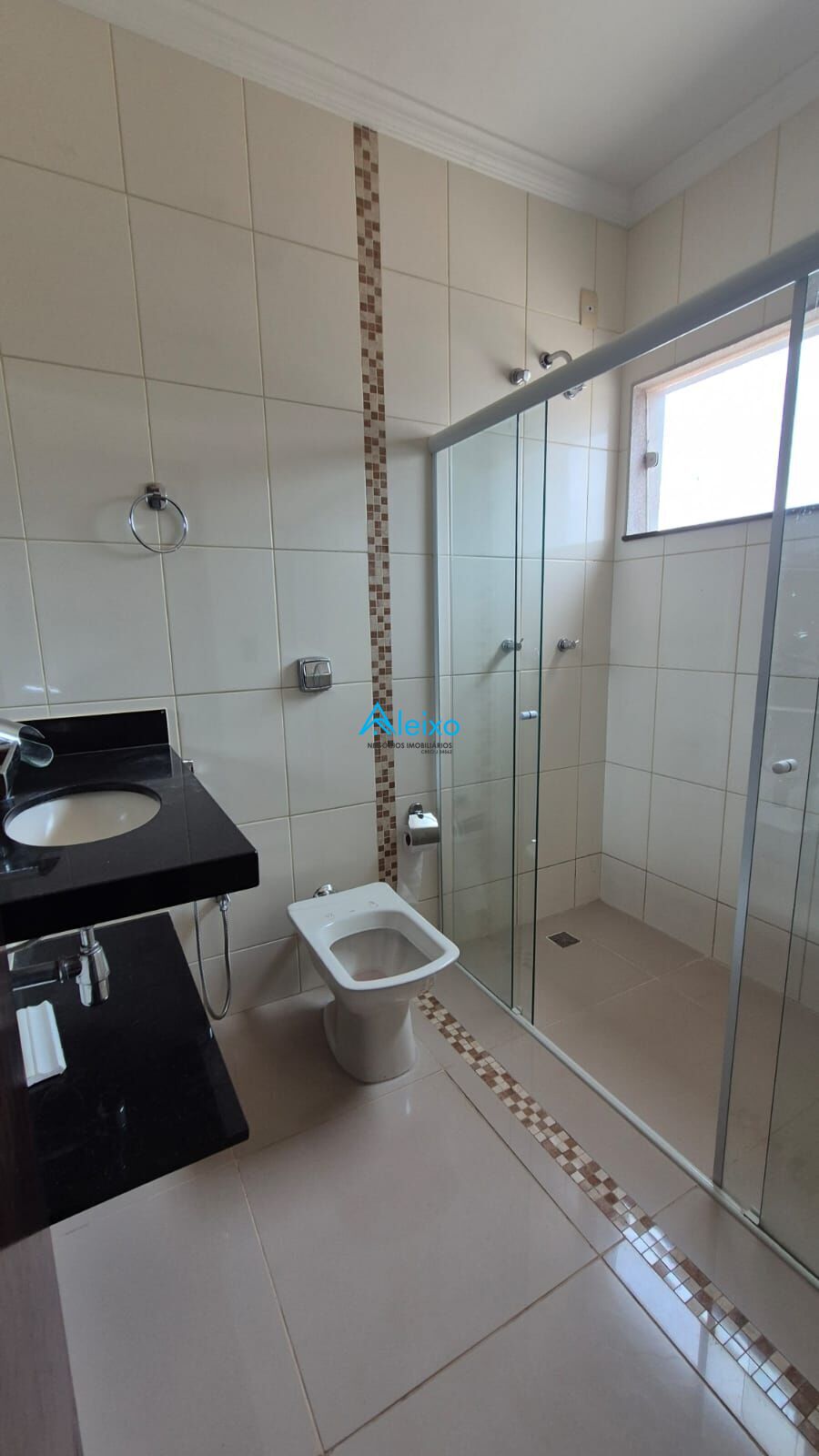 Casa de Condomínio com 3 quartos para aluguel, 350m² — foto 24 de 29