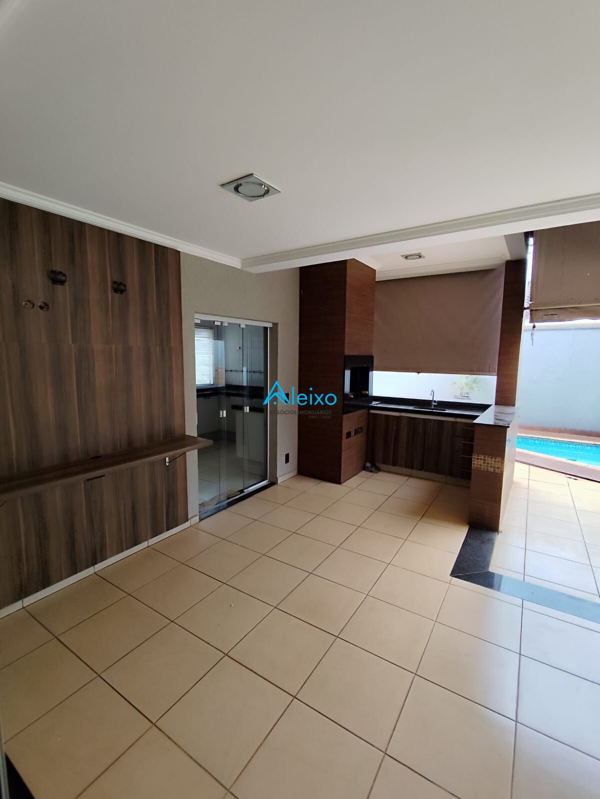 Casa de Condomínio com 3 quartos para aluguel, 350m² — foto 6 de 29