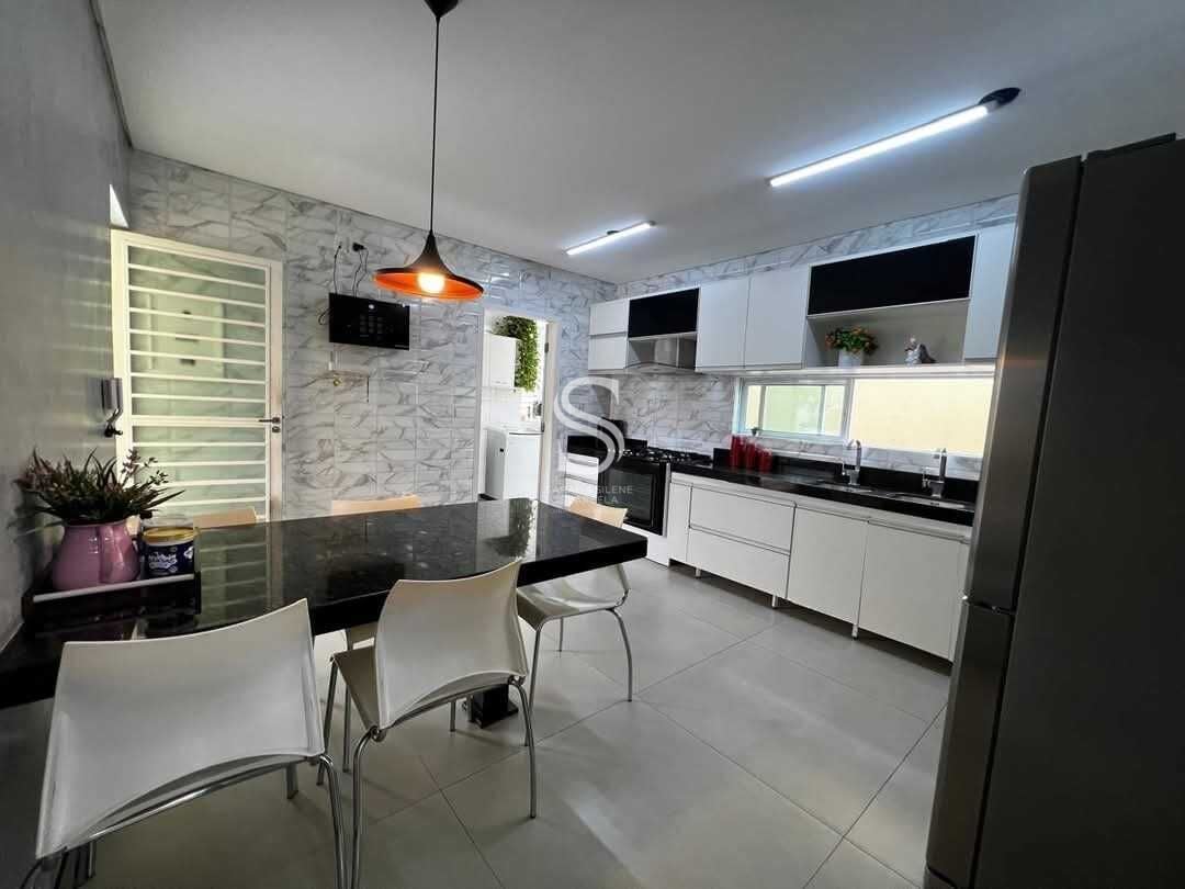 Casa, 4 quartos, 262 m² - Foto 5