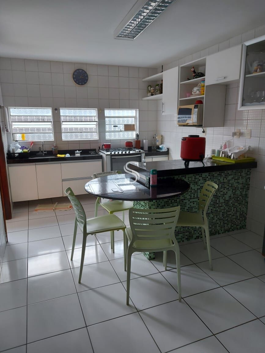 Casa, 4 quartos, 240 m² - Foto 15