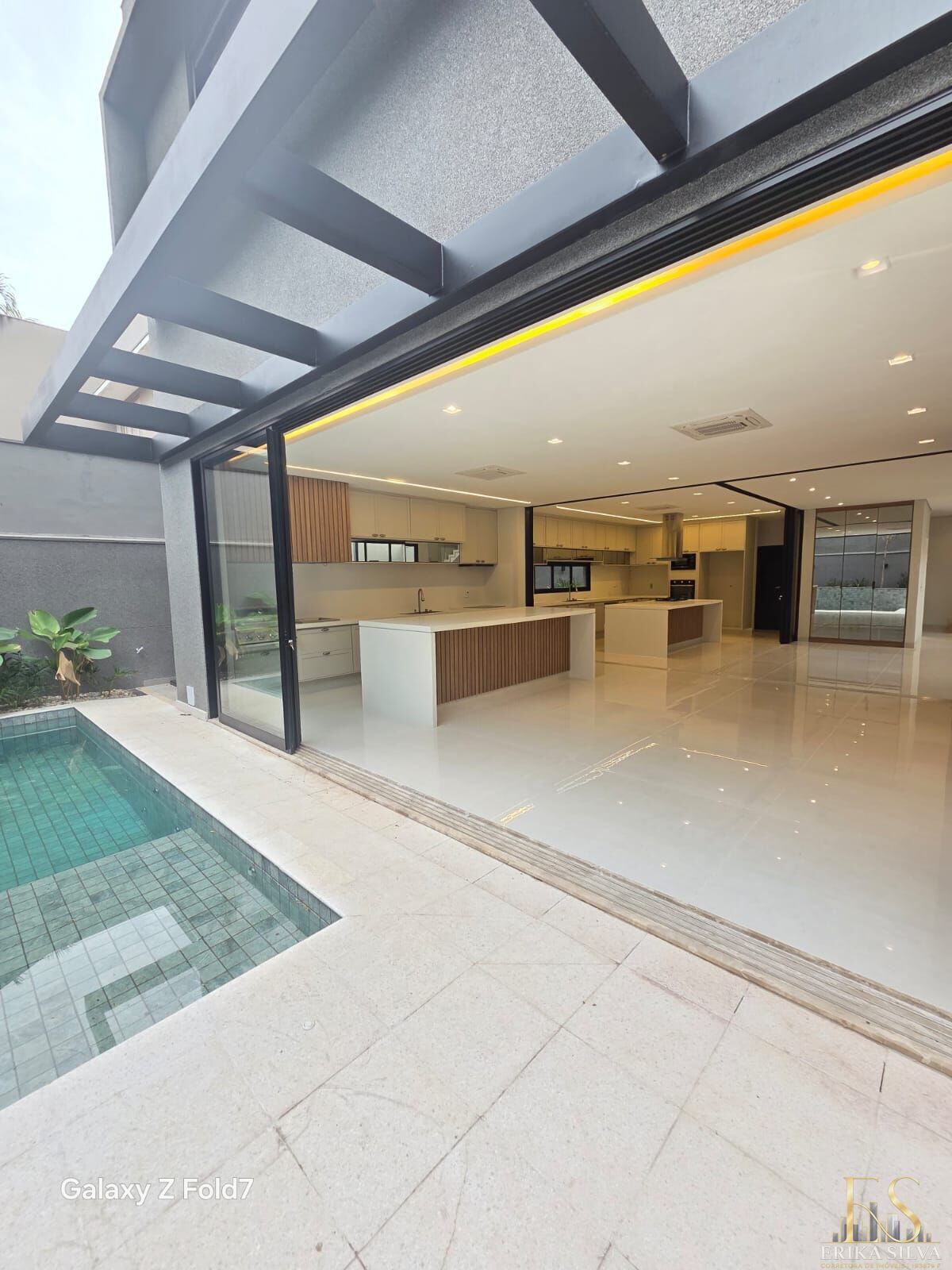 Sobrado, 4 quartos, 402 m² - Foto 2