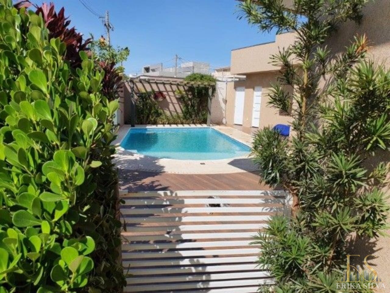 Casa, 4 quartos, 439 m² - Foto 1