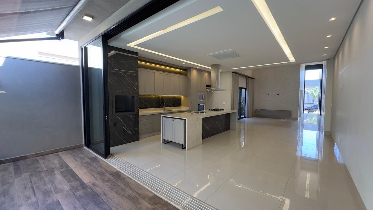 Casa, 3 quartos, 221 m² - Foto 2
