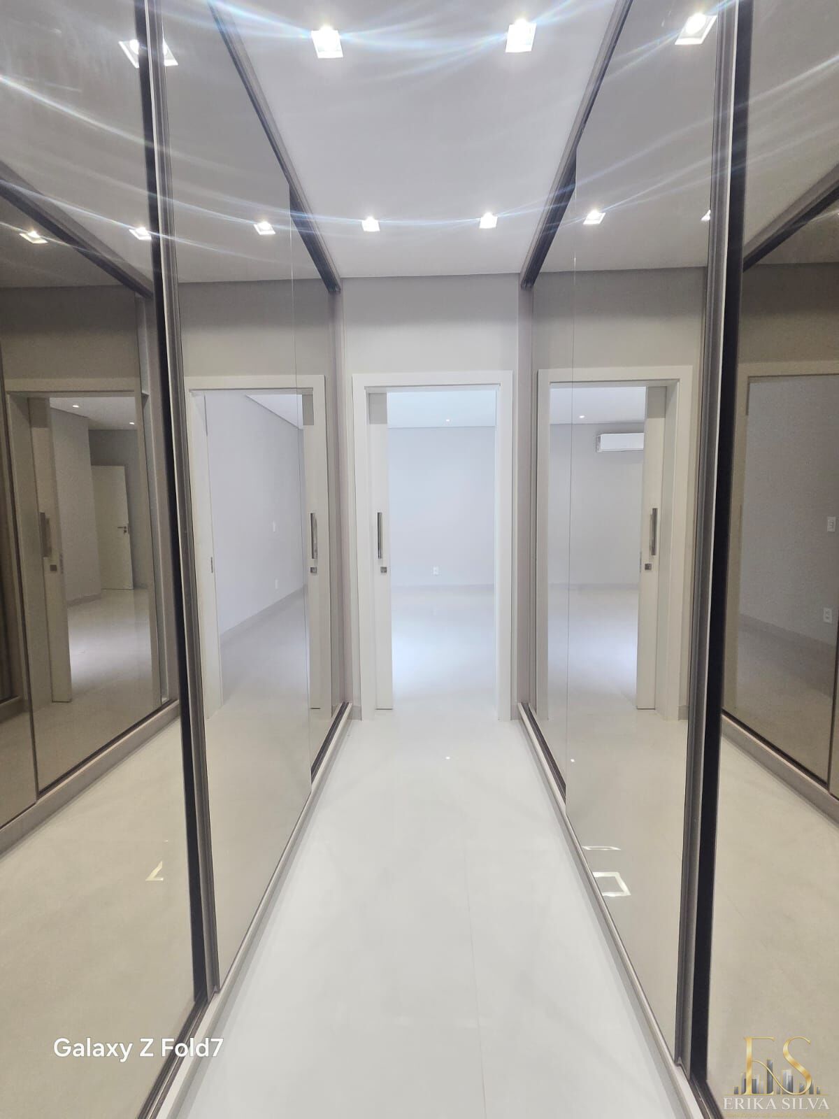 Casa, 3 quartos, 228 m² - Foto 2