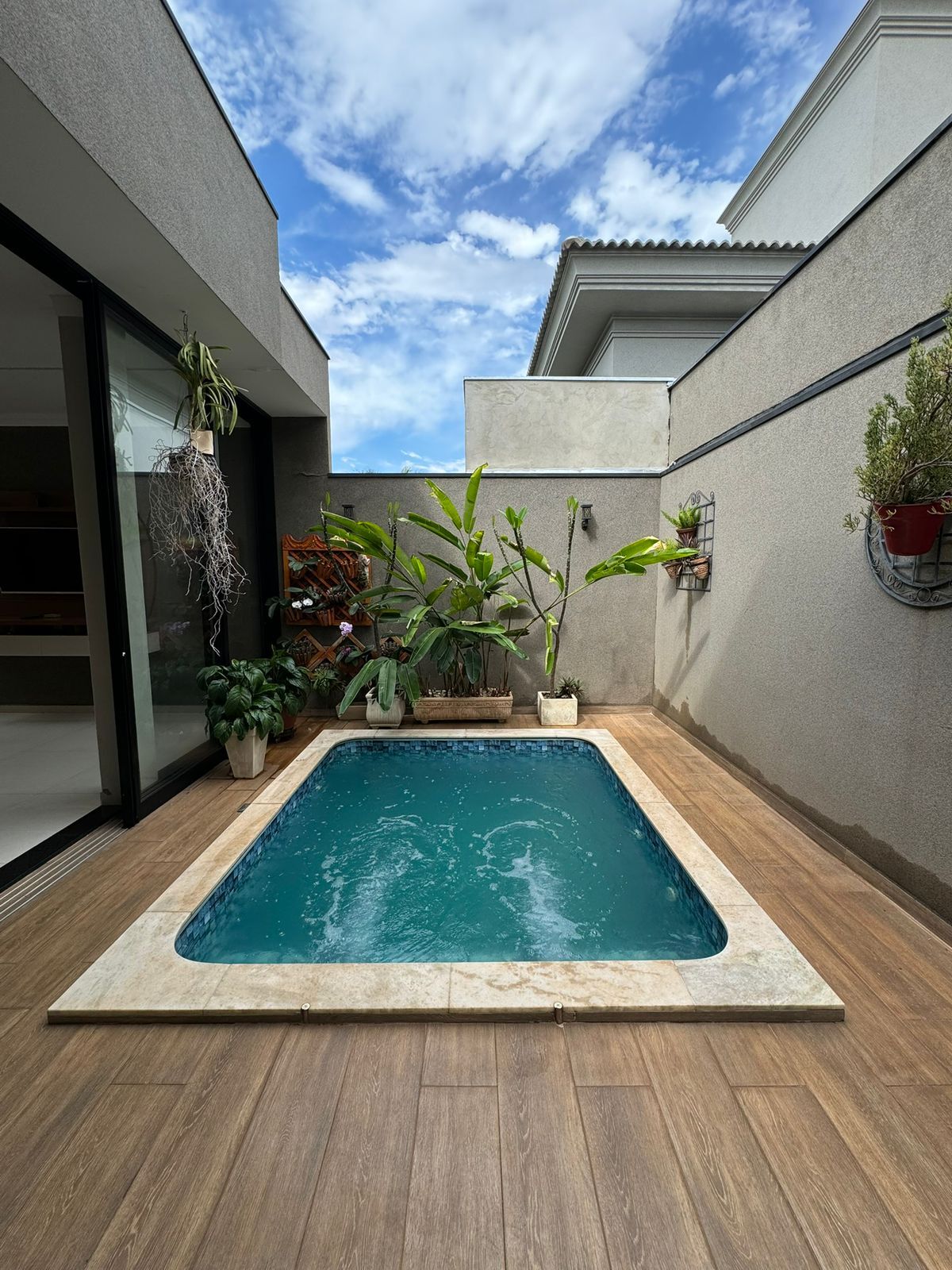 Casa, 3 quartos, 219 m² - Foto 1