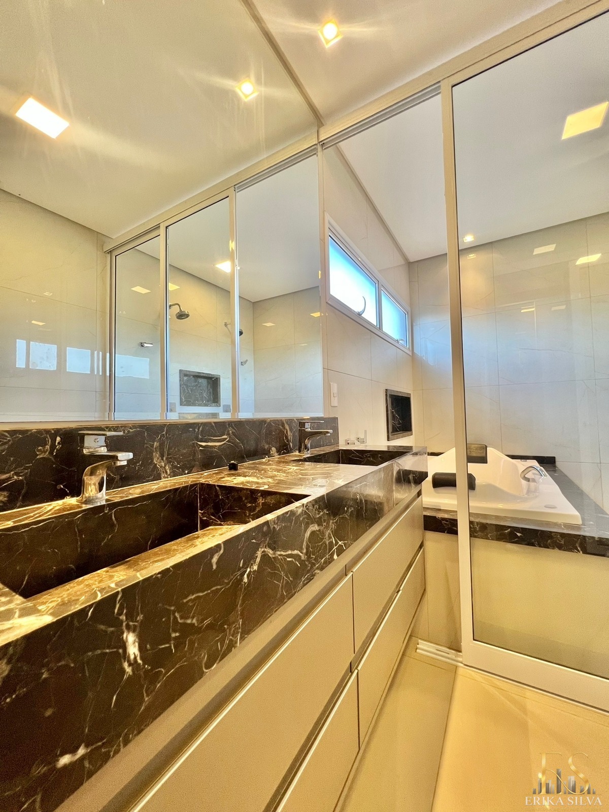 Casa, 4 quartos, 256 m² - Foto 10