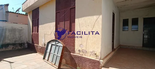 Casa à venda no bairro Jardim Santa Luzia em Passos/MG