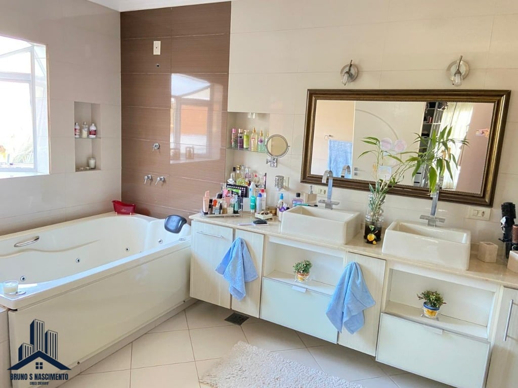 Casa à venda com 3 quartos, 3 suítes, 6 vagas e 340m² no Jardim Passárgada I, Cotia (SP) — foto 18 de 25