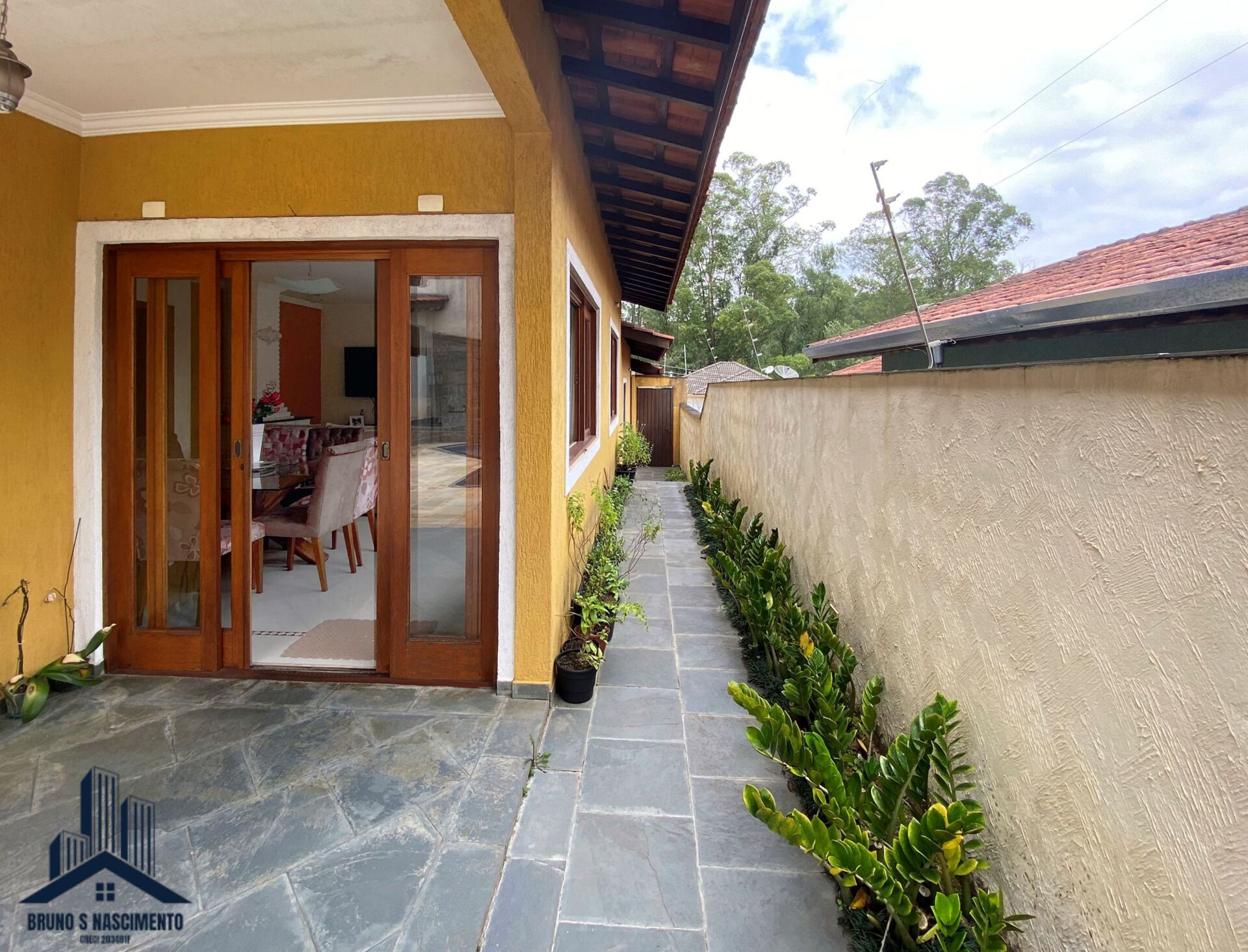 Casa à venda com 3 quartos, 1 suíte, 4 vagas e 219m² no Granja Viana II, Cotia (SP) — foto 8 de 30