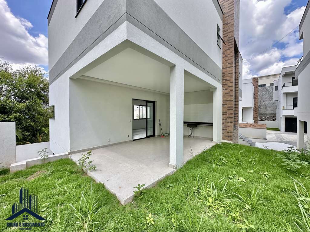 Casa à venda com 3 quartos, 3 suítes, 4 vagas e 326m² no Chácara do Refúgio, Carapicuíba (SP) — foto 13 de 30