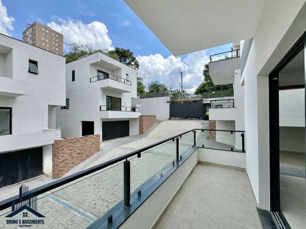Casa à venda com 3 quartos, 3 suítes, 4 vagas e 326m² no Chácara do Refúgio, Carapicuíba (SP) — foto 8 de 30
